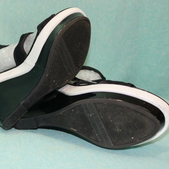 Simply Vera - Vera Wang Wedge Heels size 9 - Picture 10 of 15